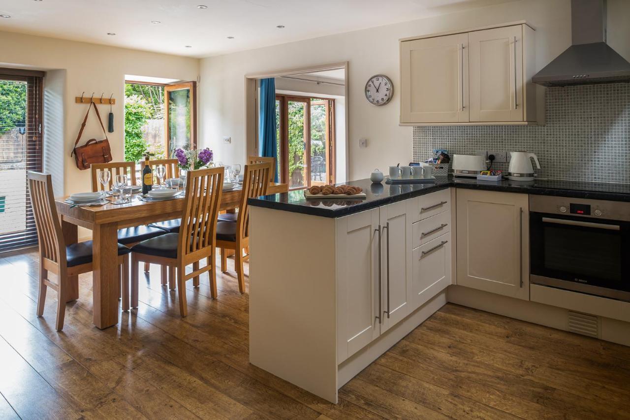 Dorset Holiday Barns เชอร์บอร์น ภายนอก รูปภาพ